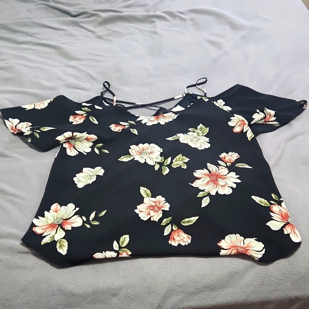 Cold shoulder, spaghetti strap, floral top